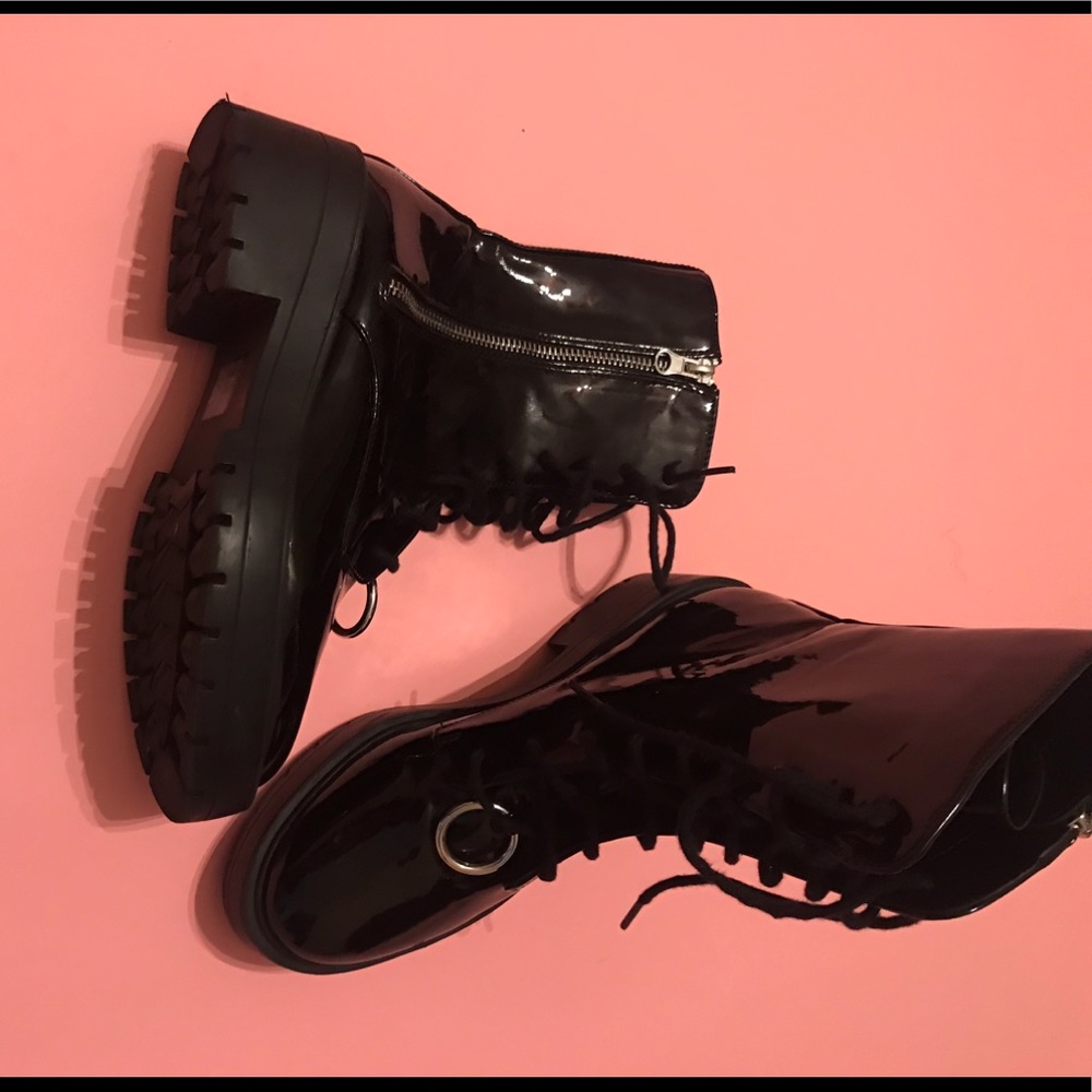 Bondage boots